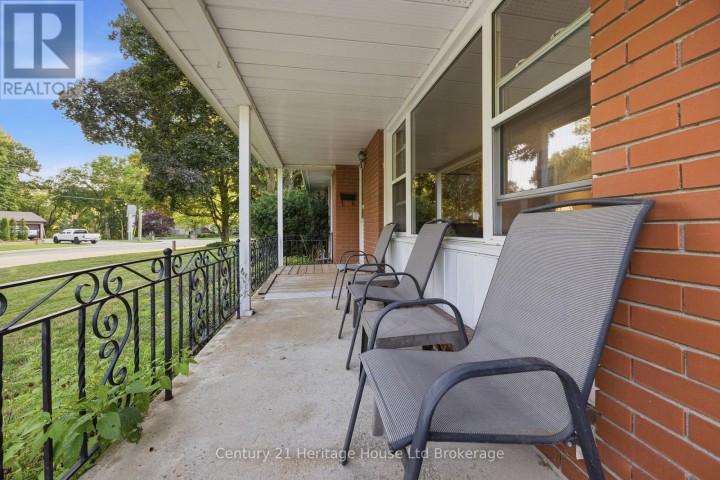 Photo 2 at 54 Glendale Drive, Tillsonburg