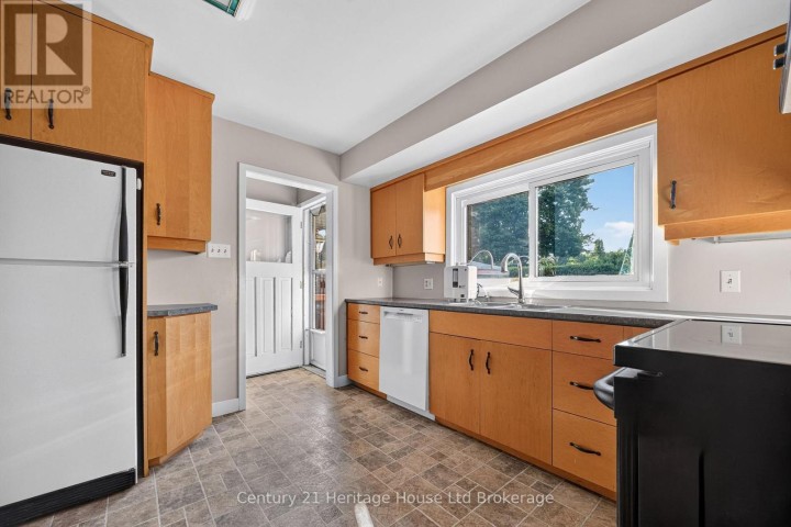 Photo 9 at 54 Glendale Drive, Tillsonburg