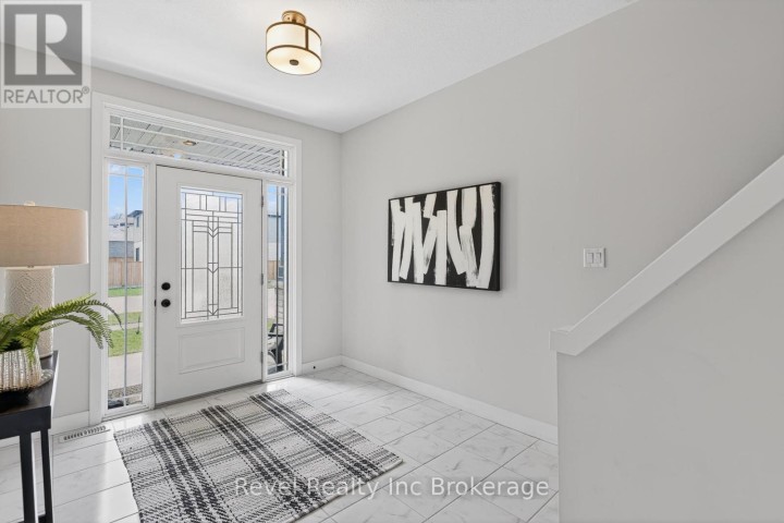 Photo 3 at 32 Sutherland Crescent, Ingersoll - South, Ingersoll