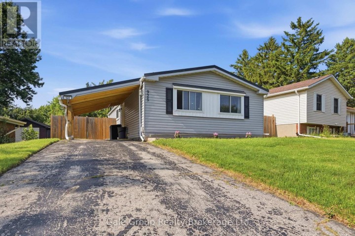 Photo 1 at 925 Sunset Boulevard, Woodstock - South, Woodstock