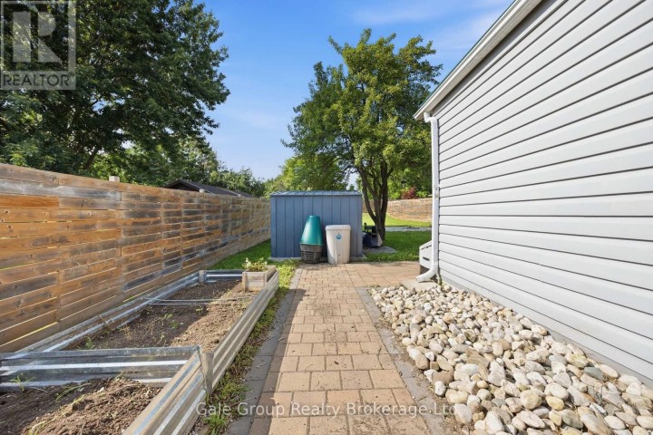 Photo 6 at 925 Sunset Boulevard, Woodstock - South, Woodstock