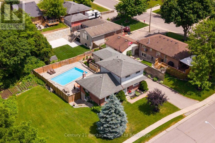 Photo 1 at 462 Rivercrest Drive, Woodstock - North, Woodstock