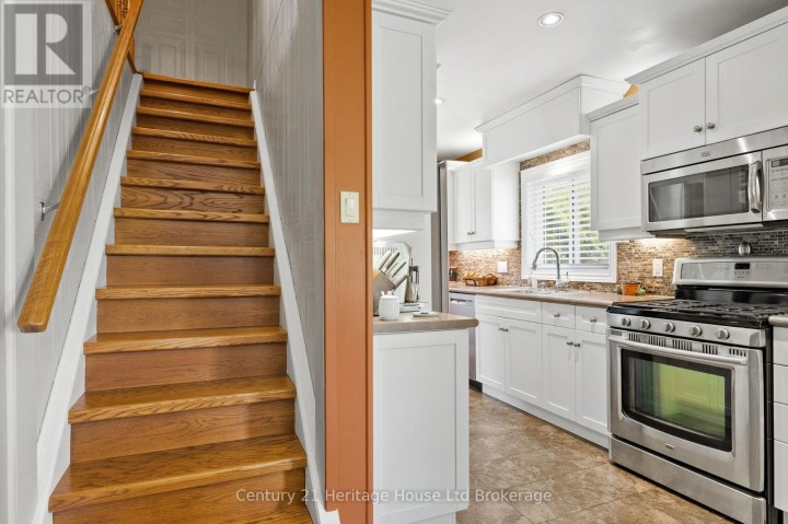 Photo 17 at 462 Rivercrest Drive, Woodstock - North, Woodstock