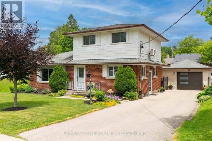Photo 3 at 462 Rivercrest Drive, Woodstock - North, Woodstock