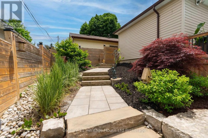 Photo 46 at 462 Rivercrest Drive, Woodstock - North, Woodstock