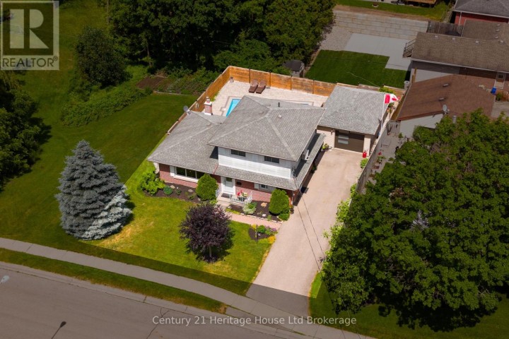 Photo 5 at 462 Rivercrest Drive, Woodstock - North, Woodstock