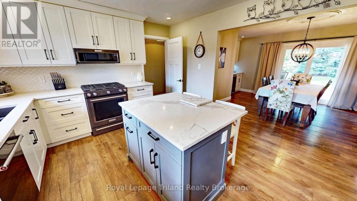 Photo 11 at 694 Gladstone Drive, Woodstock - North, Woodstock