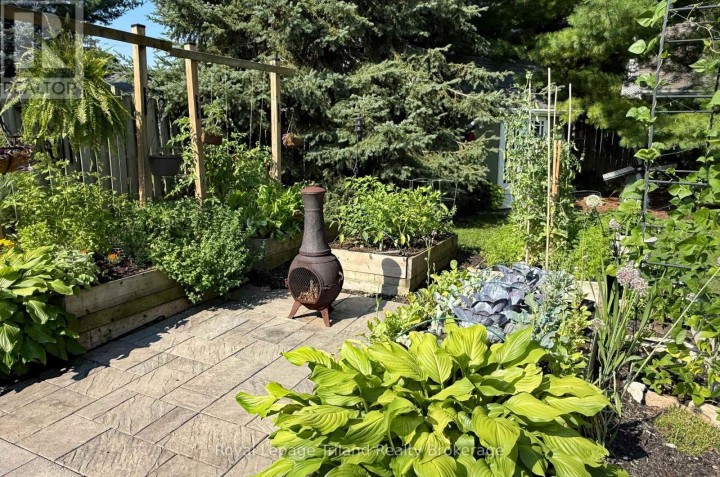 Photo 30 at 694 Gladstone Drive, Woodstock - North, Woodstock