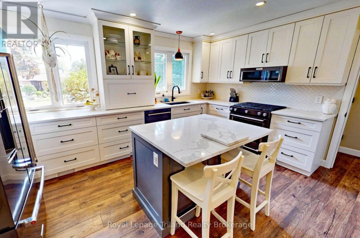 Photo 7 at 694 Gladstone Drive, Woodstock - North, Woodstock