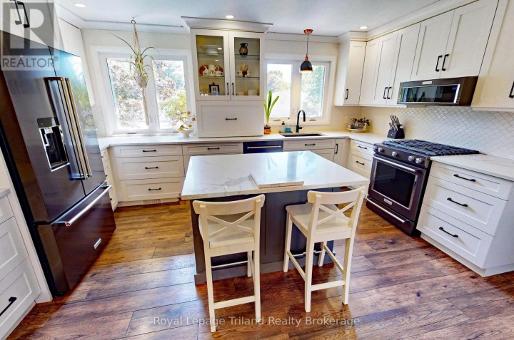 Photo 8 at 694 Gladstone Drive, Woodstock - North, Woodstock