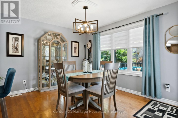 Photo 12 at 150 Forestway Trail, Woodstock - South, Woodstock