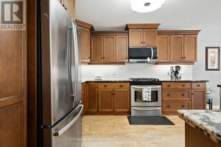 Photo 10 at 150 Forestway Trail, Woodstock - South, Woodstock