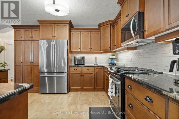 Photo 11 at 150 Forestway Trail, Woodstock - South, Woodstock