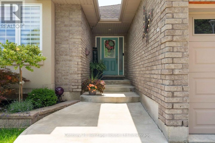 Photo 4 at 150 Forestway Trail, Woodstock - South, Woodstock