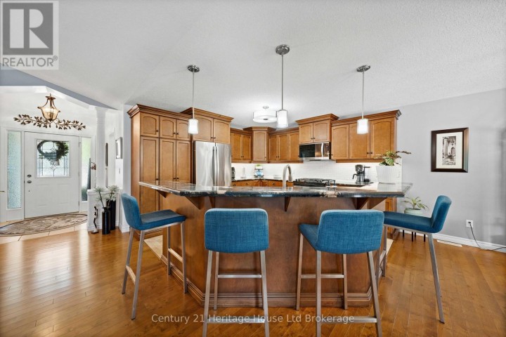Photo 9 at 150 Forestway Trail, Woodstock - South, Woodstock