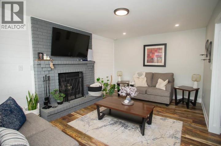 Photo 12 at 7 Cooper Court, Beckett, Brantford