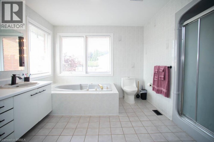Photo 29 at 7 Cooper Court, Beckett, Brantford