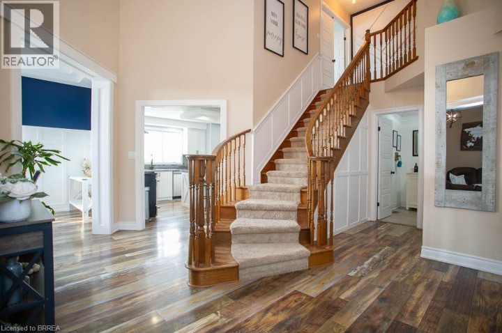 Photo 3 at 7 Cooper Court, Beckett, Brantford
