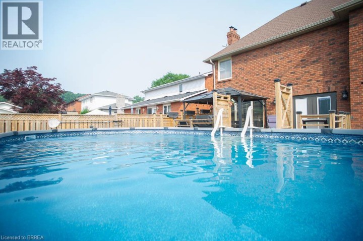 Photo 37 at 7 Cooper Court, Beckett, Brantford