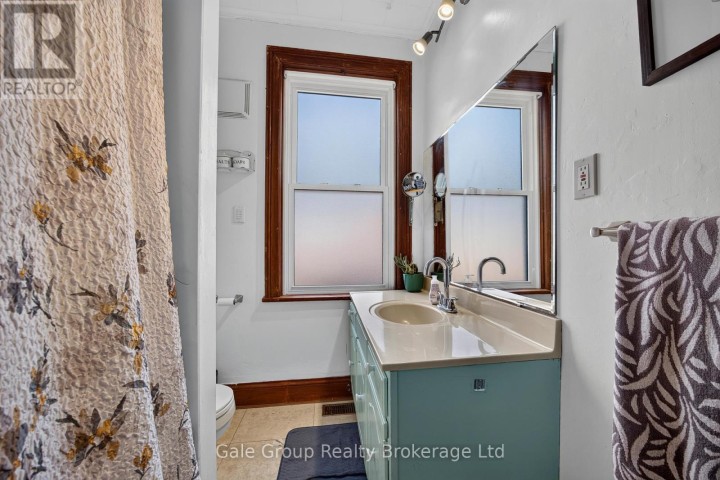 Photo 15 at 445 Vincent Street, Woodstock - North, Woodstock
