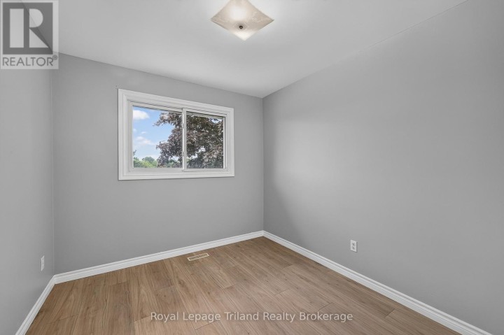 Photo 17 at 378 Sales Drive, Woodstock - South, Woodstock