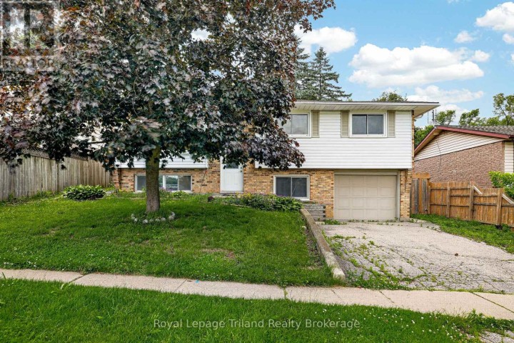 Photo 3 at 378 Sales Drive, Woodstock - South, Woodstock