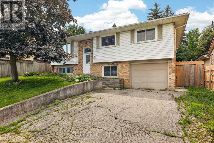 Photo 4 at 378 Sales Drive, Woodstock - South, Woodstock