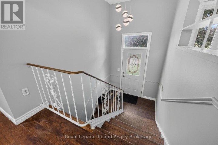 Photo 5 at 378 Sales Drive, Woodstock - South, Woodstock