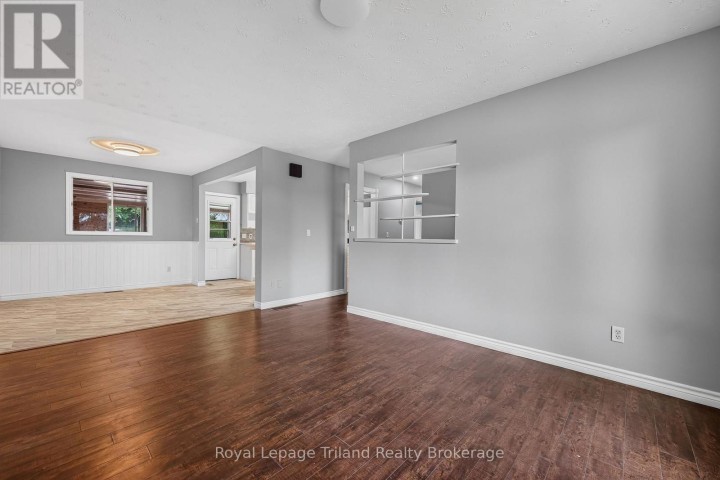 Photo 7 at 378 Sales Drive, Woodstock - South, Woodstock