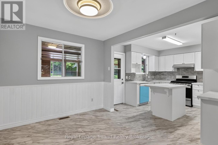 Photo 8 at 378 Sales Drive, Woodstock - South, Woodstock