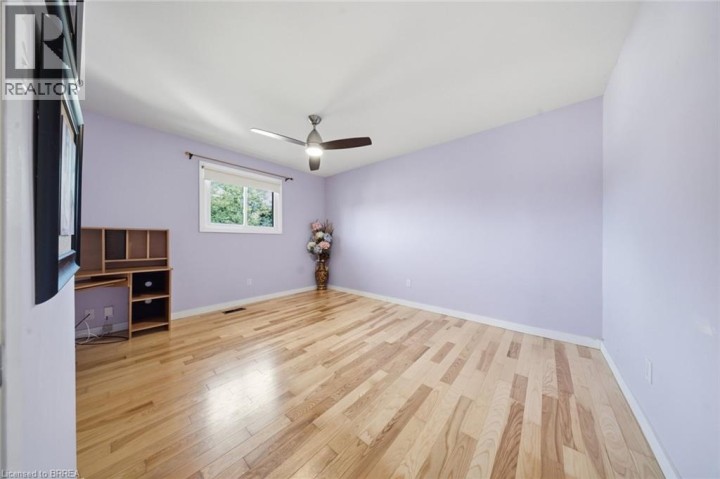 Photo 14 at 106 Memorial Drive, Fairview / Greenbrier, Brantford