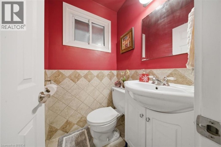 Photo 17 at 106 Memorial Drive, Fairview / Greenbrier, Brantford