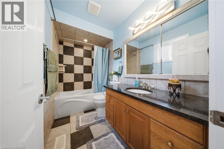 Photo 18 at 106 Memorial Drive, Fairview / Greenbrier, Brantford