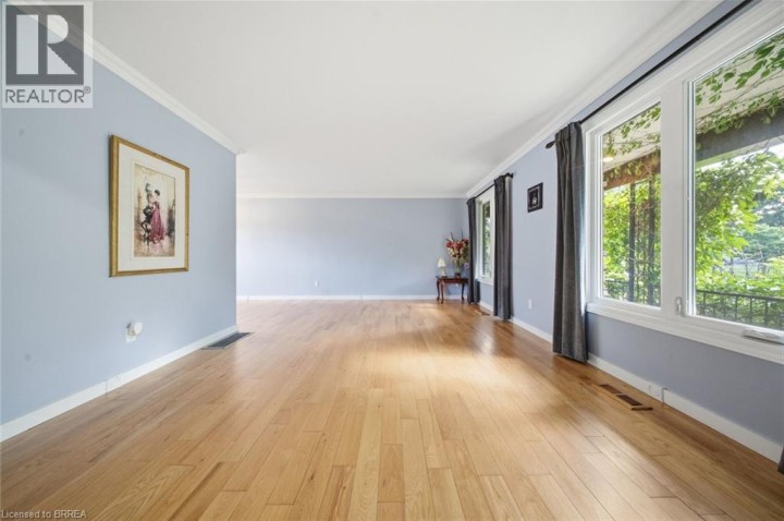 Photo 3 at 106 Memorial Drive, Fairview / Greenbrier, Brantford