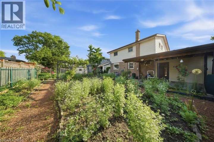 Photo 31 at 106 Memorial Drive, Fairview / Greenbrier, Brantford
