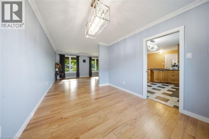 Photo 5 at 106 Memorial Drive, Fairview / Greenbrier, Brantford