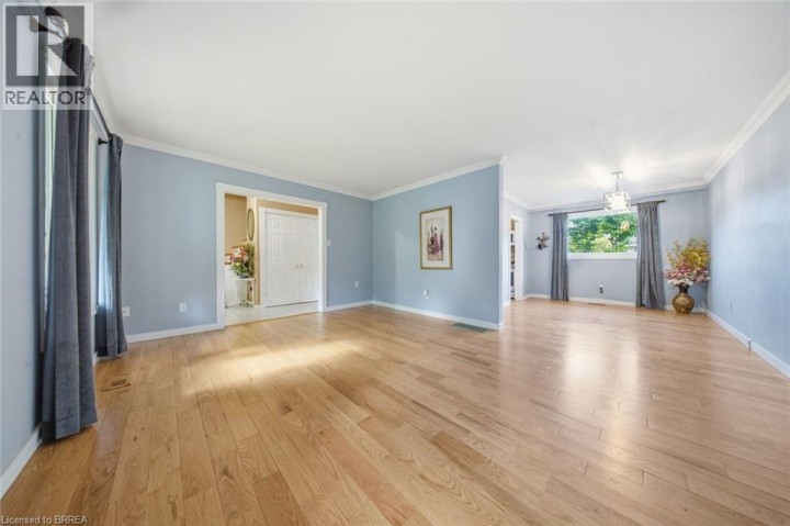 Photo 6 at 106 Memorial Drive, Fairview / Greenbrier, Brantford