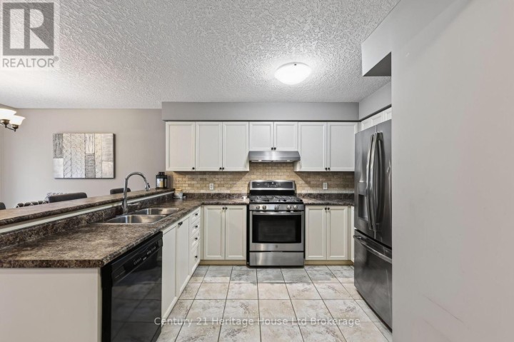 Photo 10 at 1019 Marquette Drive, Woodstock - South, Woodstock