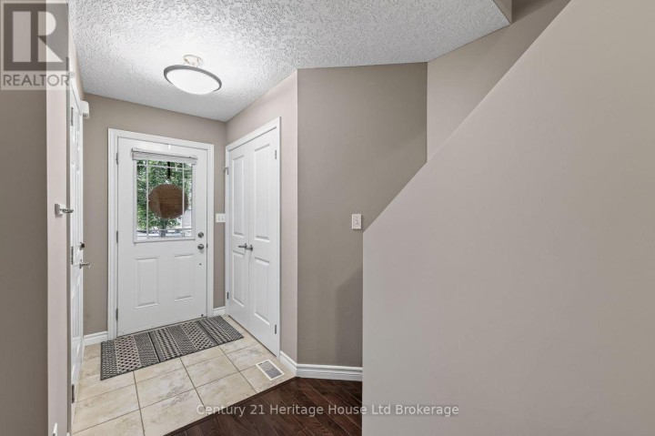 Photo 5 at 1019 Marquette Drive, Woodstock - South, Woodstock