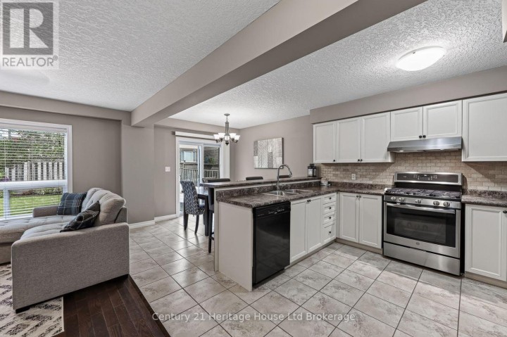 Photo 7 at 1019 Marquette Drive, Woodstock - South, Woodstock