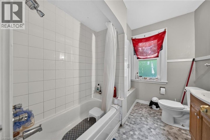 Photo 15 at 126 Chatham Street, Downtown Core, Brantford