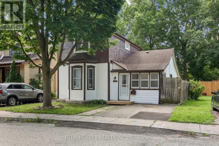Photo 3 at 508 Hatch Street, Woodstock - South, Woodstock