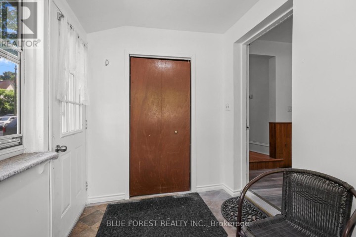 Photo 6 at 508 Hatch Street, Woodstock - South, Woodstock