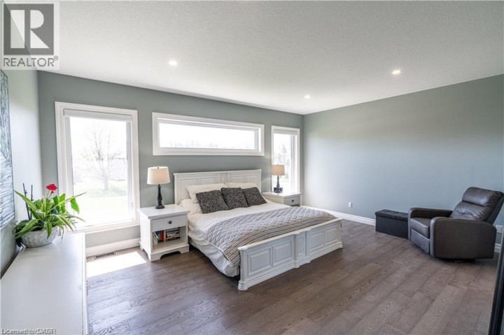 Photo 15 at 15 Hudson Drive, Oakhill Dr, Brantford