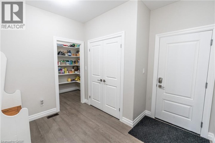 Photo 21 at 15 Hudson Drive, Oakhill Dr, Brantford