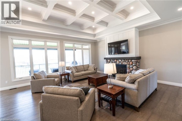 Photo 4 at 15 Hudson Drive, Oakhill Dr, Brantford