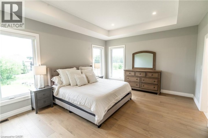 Photo 19 at 21 Hudson Drive, Oakhill Dr, Brantford