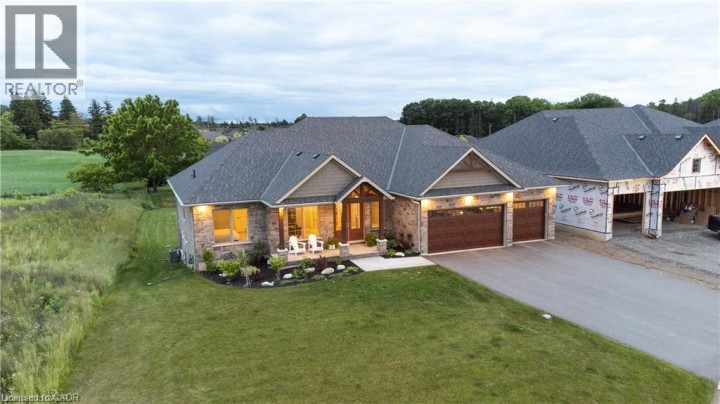 Photo 2 at 21 Hudson Drive, Oakhill Dr, Brantford