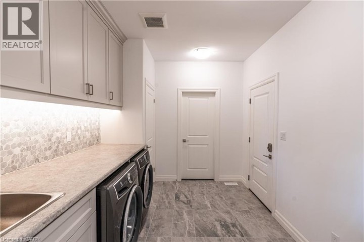 Photo 27 at 21 Hudson Drive, Oakhill Dr, Brantford