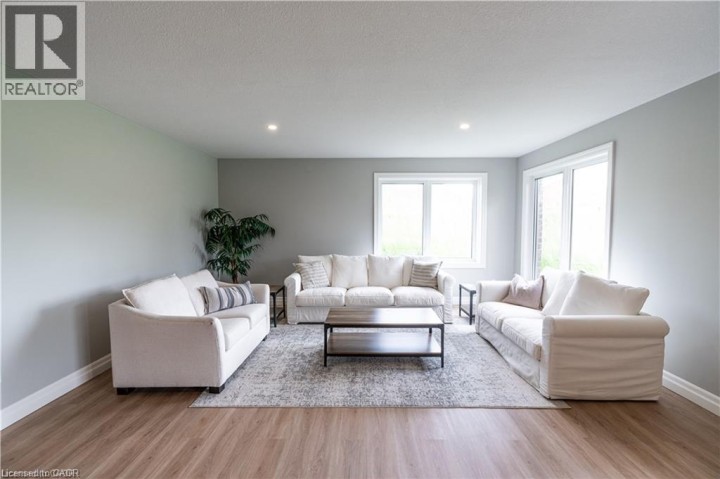 Photo 30 at 21 Hudson Drive, Oakhill Dr, Brantford
